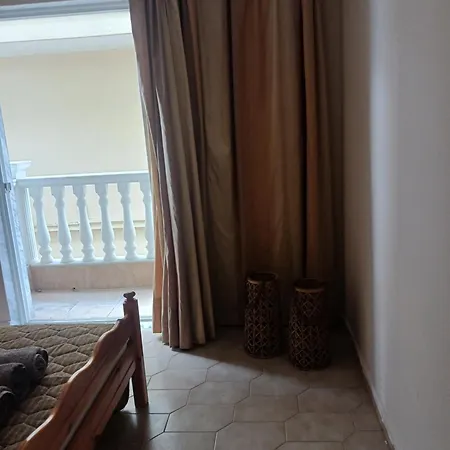 Anastasios Room's Апарт-отель 3*