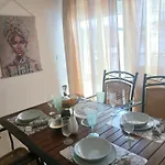 Anastasios Room's 3* Olympiakí Aktí